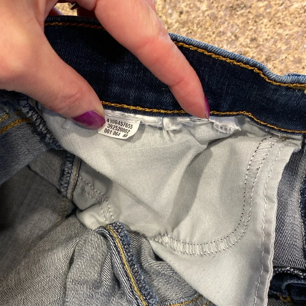 Levi’s Classic Blue Jeans 6  Tag says Bootcut? Hemmed? - Picture 15 of 17